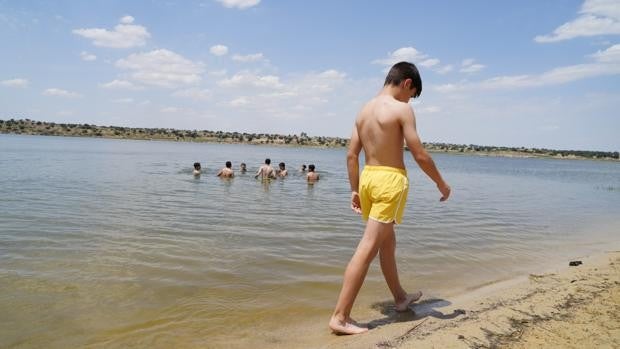 Salud prohíbe de forma temporal el baño en la playa de La Colada por bacterias tóxicas en el agua