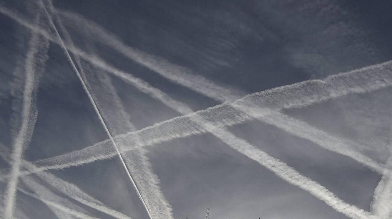 Las emisiones de los aviones, en el punto de mira.