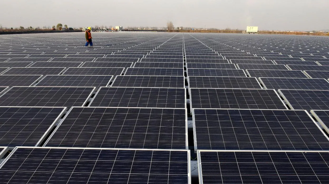 El auge del autoconsumo esconde un futuro negocio: el reciclaje de paneles  solares
