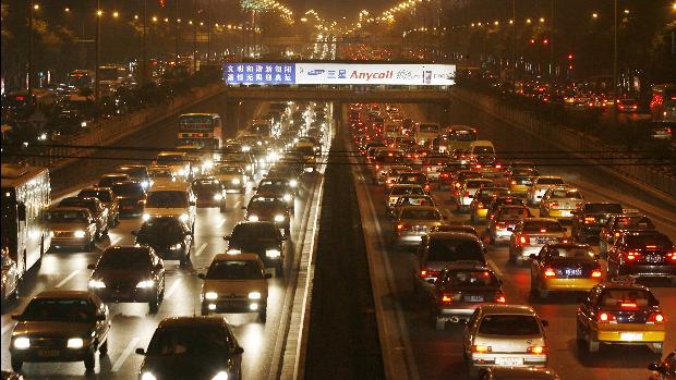 La contaminación de las ciudades eleva el riesgo de padecer demencia y alzhéimer