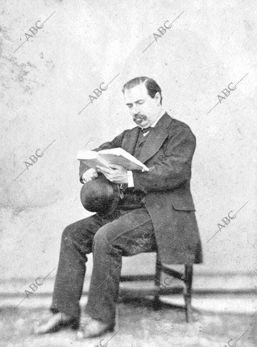 Antonio Cánovas del Castillo, en un retrato de 1865