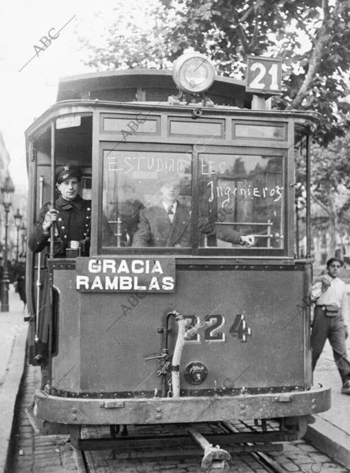 Un tranvía conducido por unos estudiantes durante una huelga