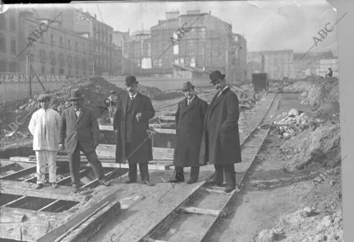 Obras de alcantarillado en la Gran Vía en 1912