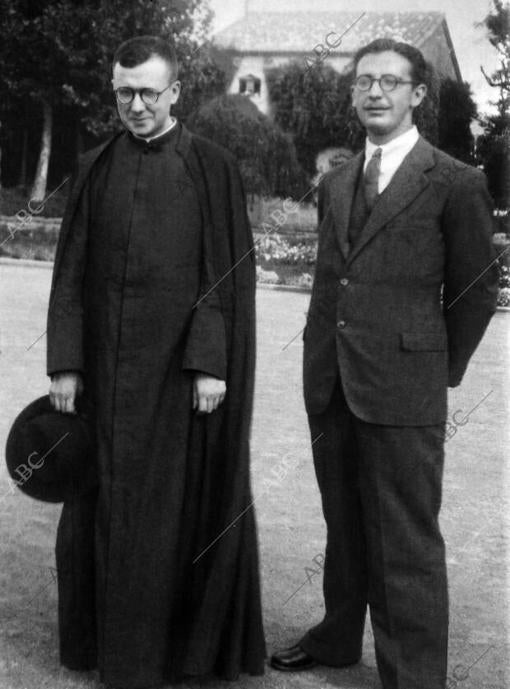 San Josemaría con monseñor Álvaro del Portillo en 1939