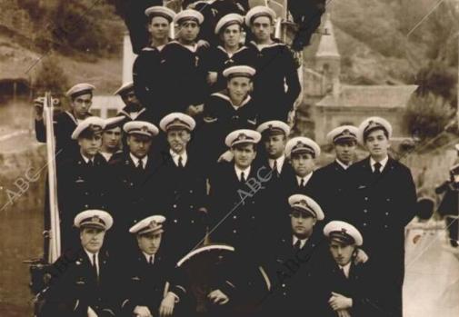 Parte de la dotación del C-3, Formada por 40 Hombres, de los que 37 murieron en la Guerra Civil