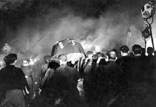 Traslado de los Restos de José Antonio