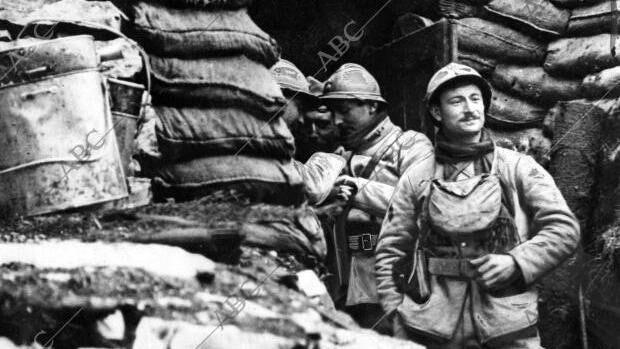 Soldados, en un trinchera de la Primera Guerra Mundial