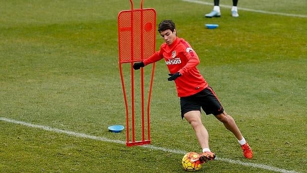 Óliver Torres pierde protagonismo