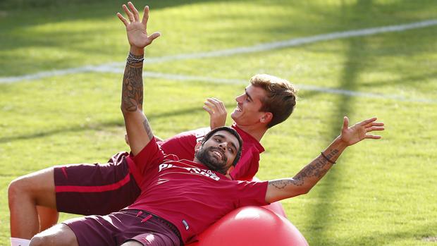 Griezmann y Gameiro, ataque ante el Leganés