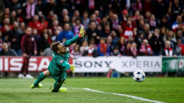 Oblak mantiene la llama de la Champions