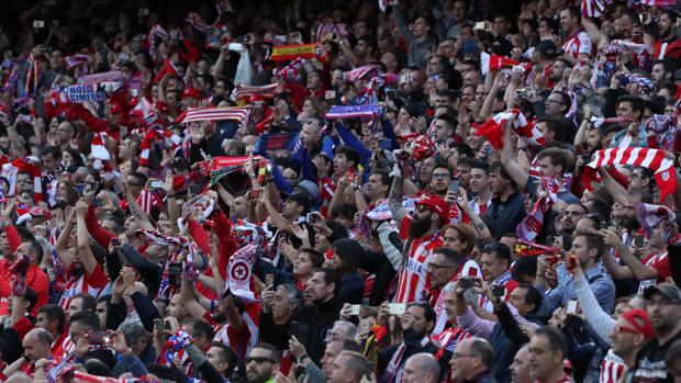 Orgullosos de la grada del Calderón