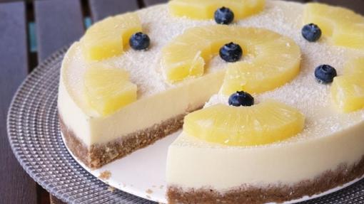 Tarta de piña y coco