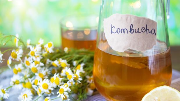 El cóctel con kombucha y frutos rojos para quitarte la sed este verano