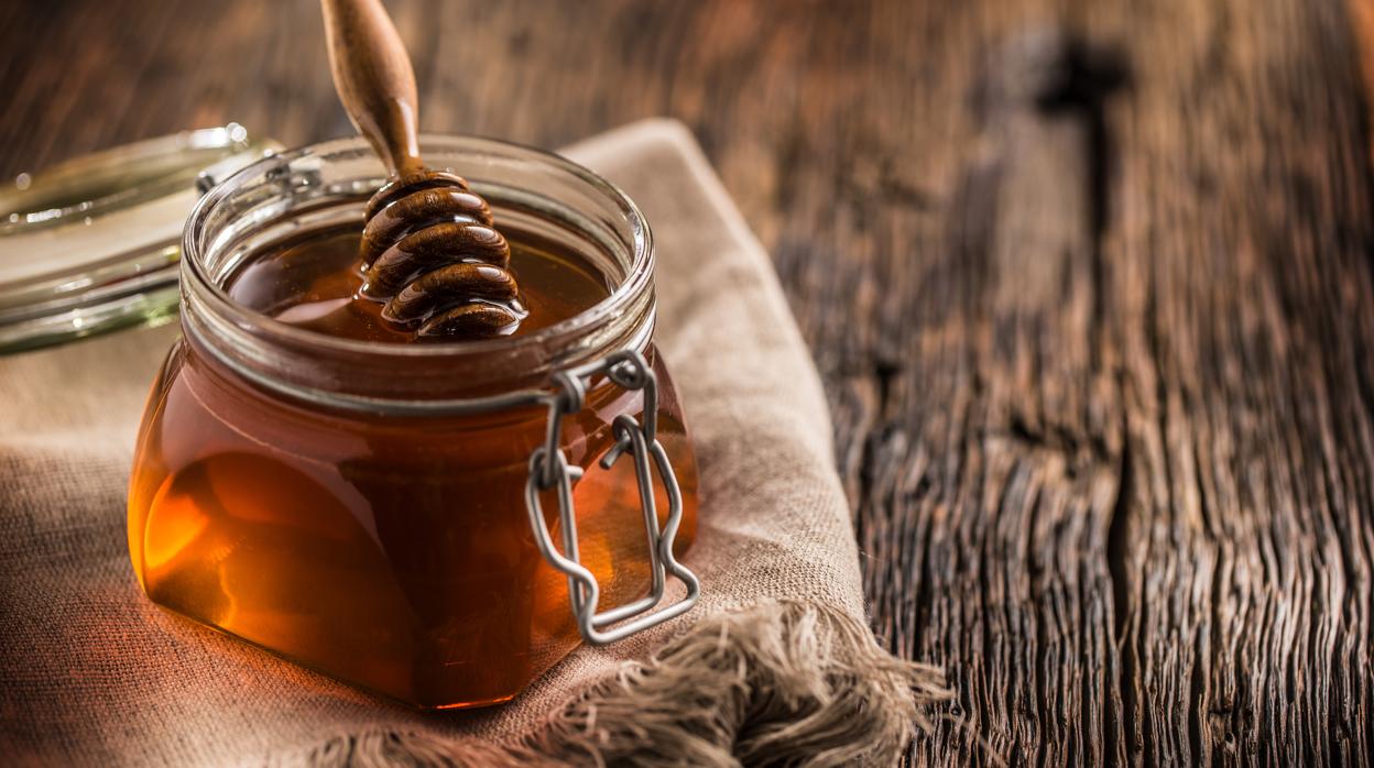 Los alimentos que perjudican la salud de los dientes.