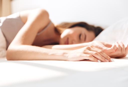 Dormir menos no adelgaza, sino todo lo contrario