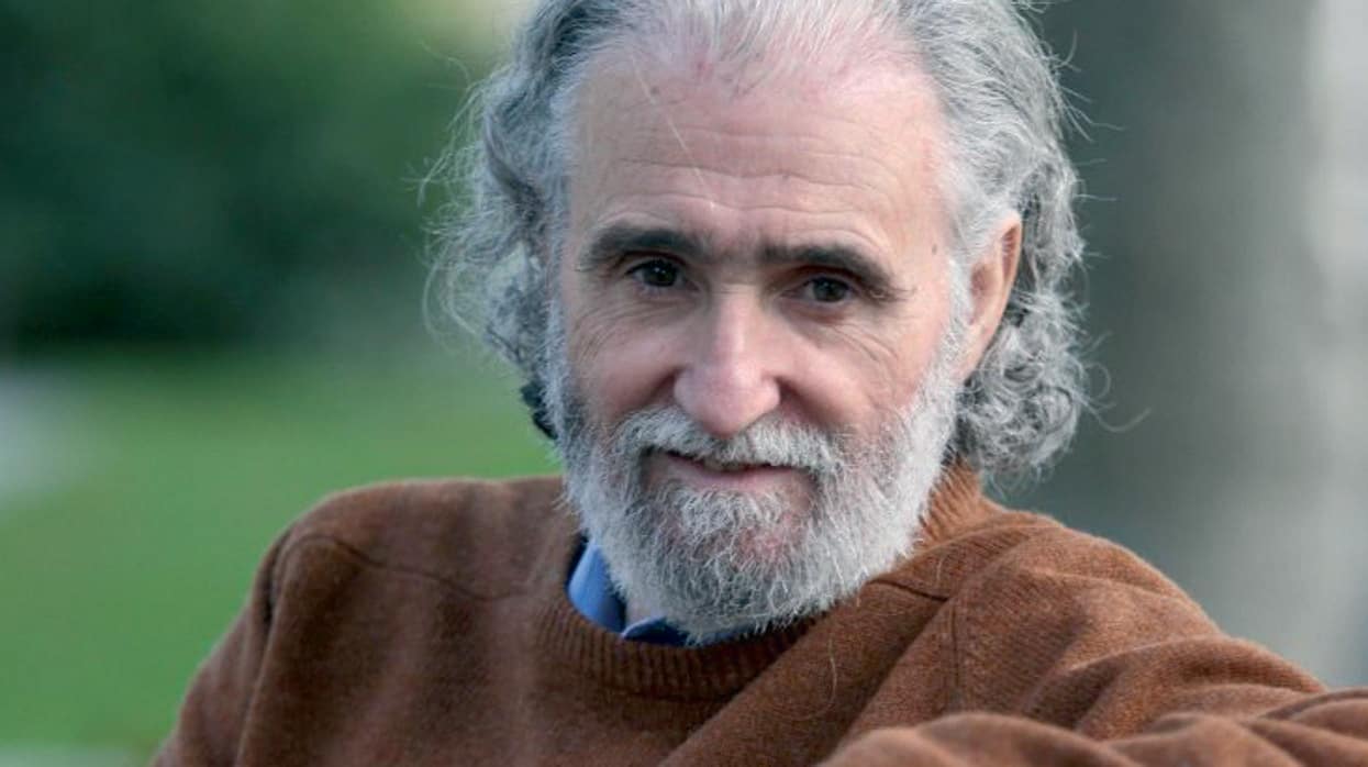 Ramiro Calle, pionero en la enseñanza del yoga en España.