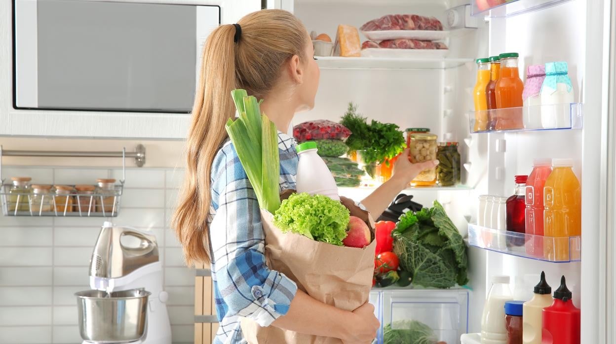 Guía de pequeños cambios que puedes hacer en la nevera para comer mucho más sano