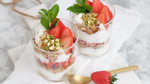 Trifle, el postre de fresones y pistachos delicioso y con pocas calorías