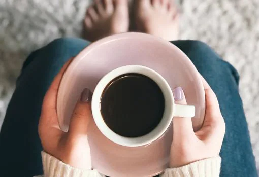 Por qué conviene hacer descansos de café cada cierto tiempo