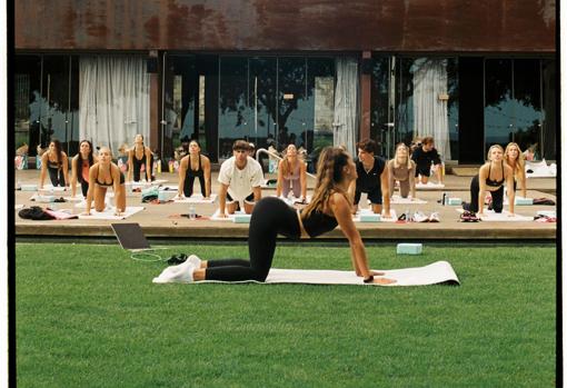 Natalia García en su clase de stretching.