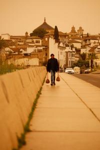 El paso de la calima por la ciudad de Córdoba