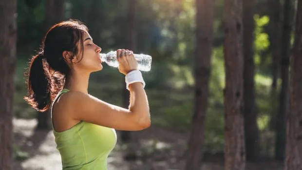Cómo mantenerse bien hidratado todo el día