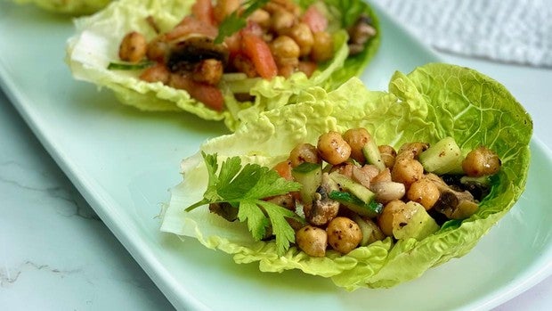 Tacos fit de garbanzos especiados, la receta ligera para combatir el calor