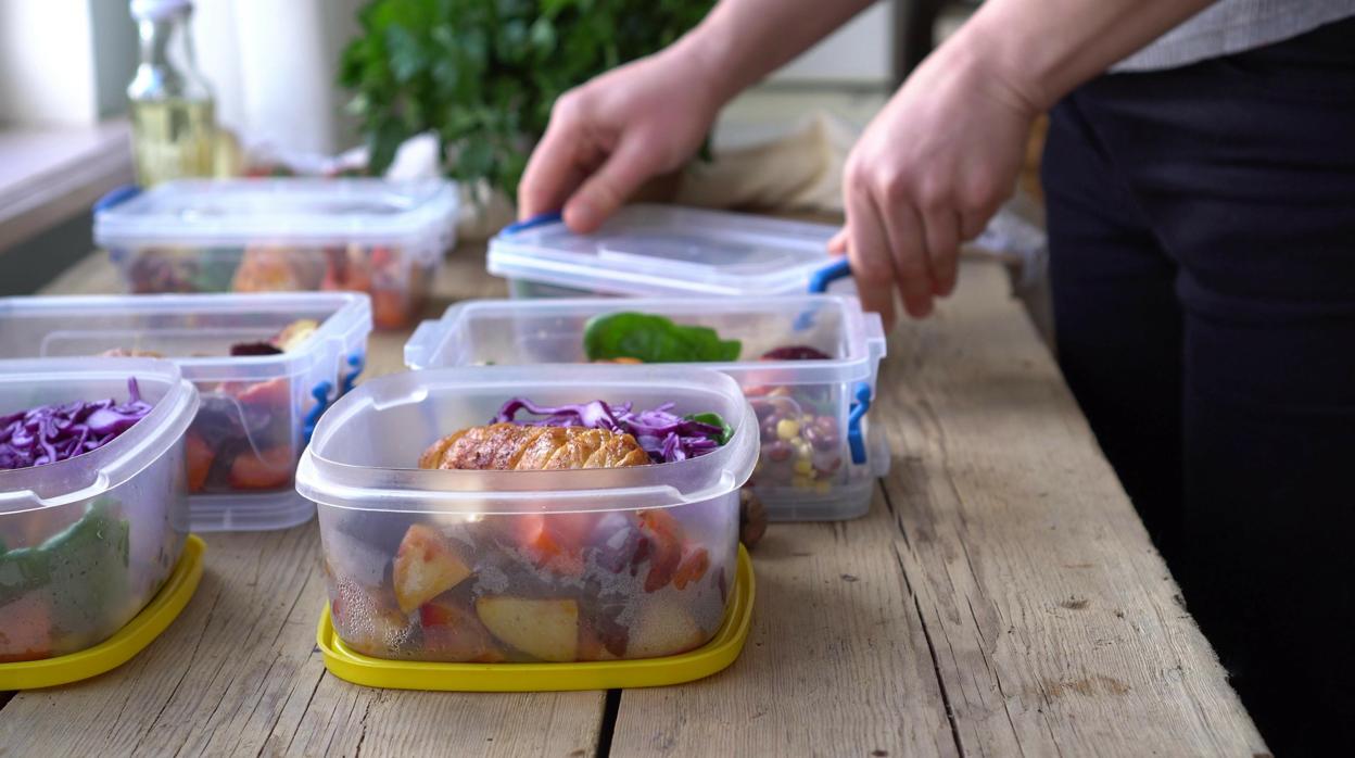 Preparar recipinetes con verduras puede ser una buena opción para comer saludable.