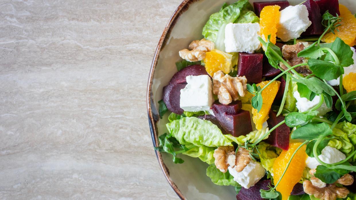 Qué deben tener tus ensaladas para ser sanas y cero aburridas.