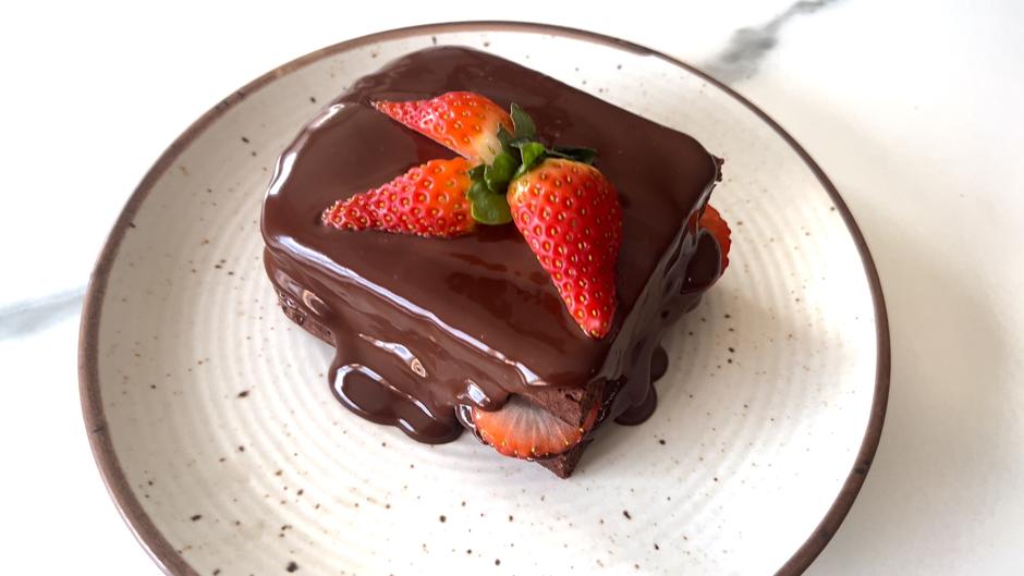 La tarta de chocolate fácil y rápida que podrás comer sin remordimientos