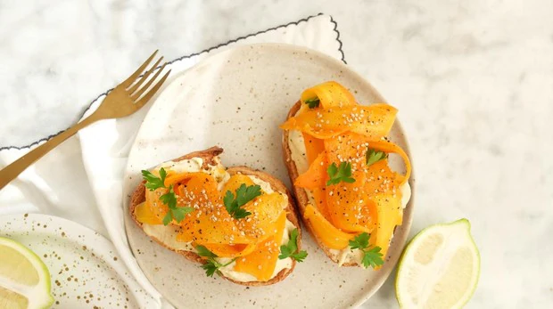 Tostas con zanahoria y anacardos: la receta perfecta para combatir el cansancio
