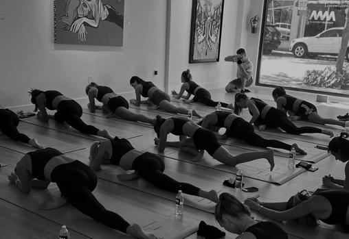 Durante una de las clases deportivas sorpresa de ClandestineMood.