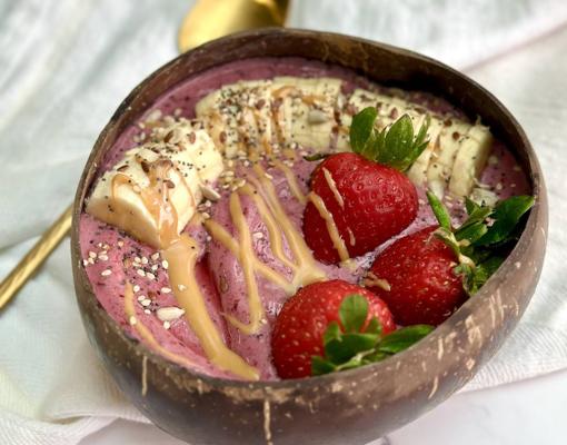 Batido de frutos rojos con plátano y fresas