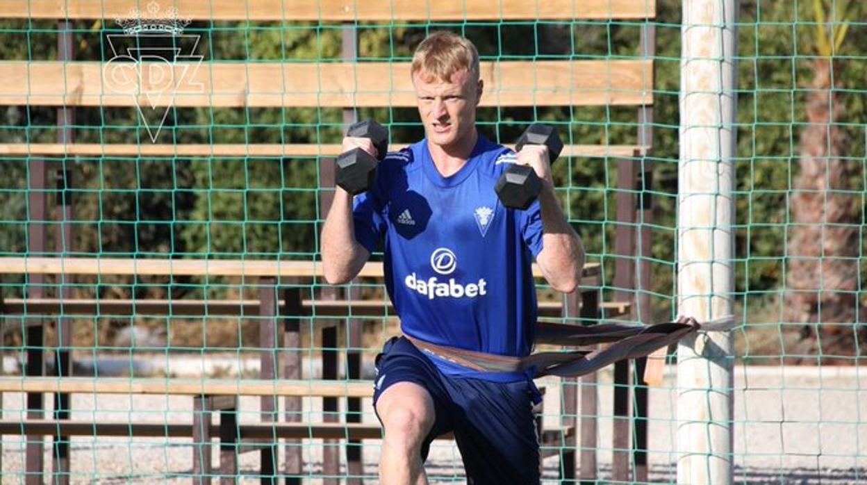 Jens Jonsson entra en su primera convocatoria oficial.