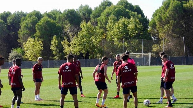 El Huesca anuncia dos positivos en Covid-19