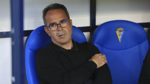 Cervera y los fichajes: «Imagino que el club está trabajando para solucionar las deficiencias que tenemos»