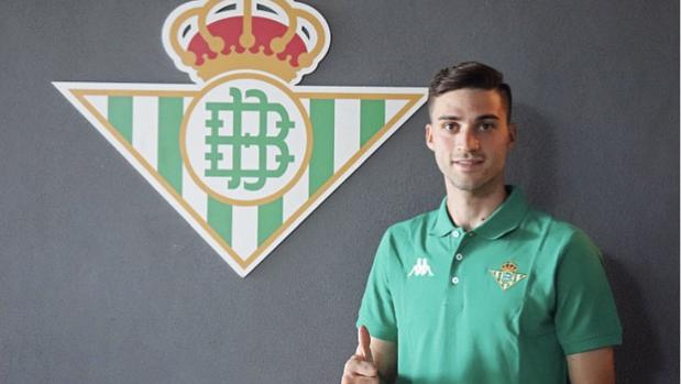 El excadista Carmona ficha por el Betis y estalla la polémica