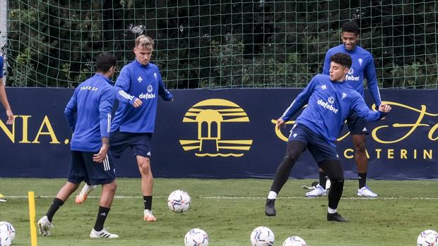 Cádiz CF: 'Choco' Lozano, presente en la sesión de entrenamiento