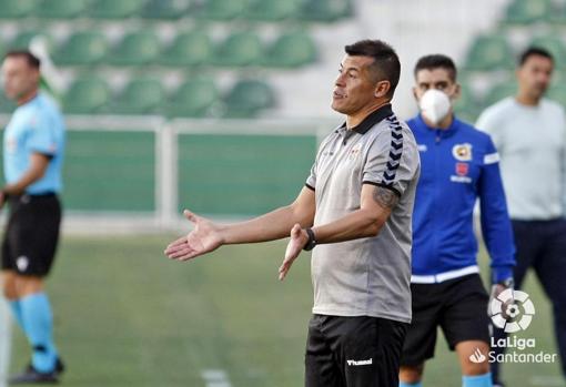 Jorge Almirón durante un partido esta temporada.