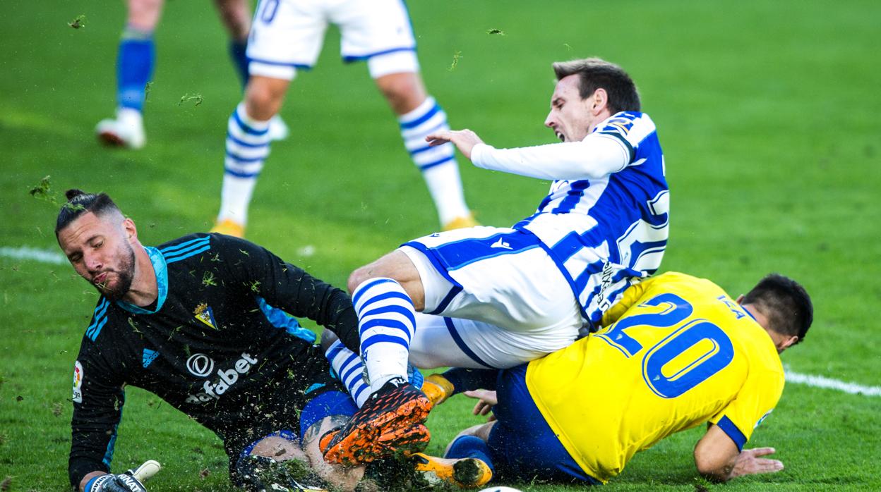 Conan Ledesma, en un partido con el Cádiz CF.