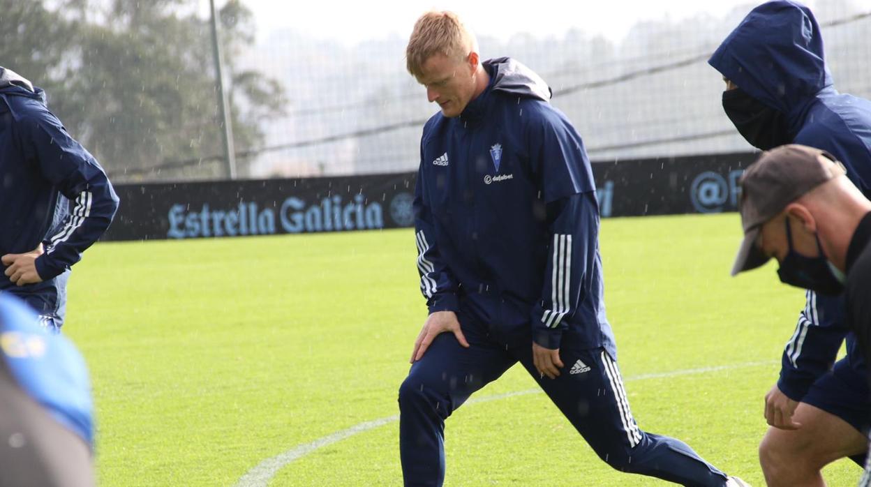 Jens Jonsson durante el entrenamiento de este martes en A Madroa.