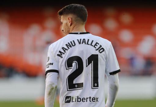 Manu Vallejo y su Valencia recibirán al Cádiz CF en el inicio del año 2021.