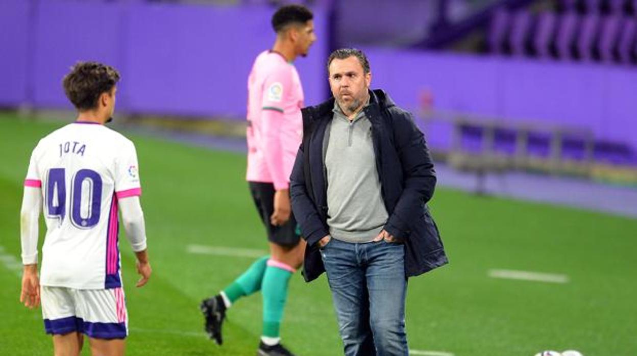 Sergio en un partido con el Valladolid