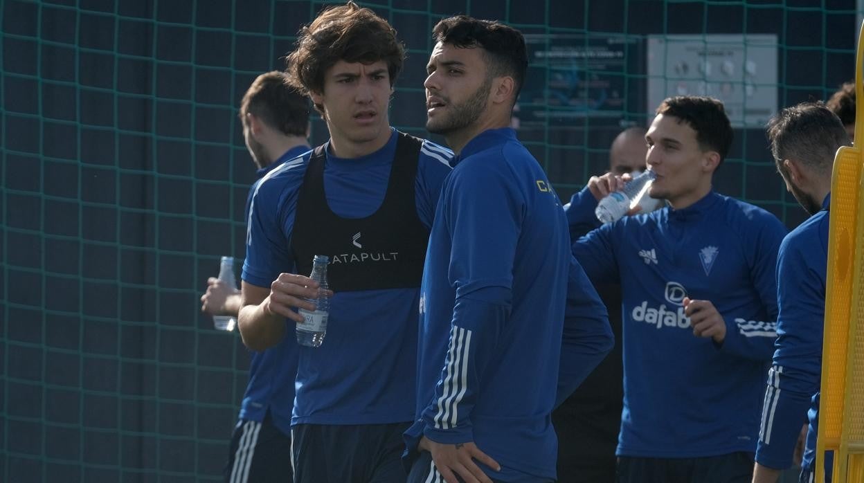 Marc Baró junto a Álex Martín en el entrenamiento de este miércoles.