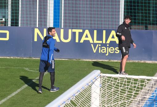 Augusto Fernández se ha vuelto a lesionar.