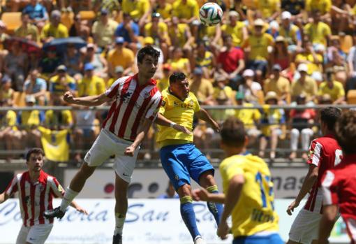 El Bilbao Athletic subió a Segunda en Cádiz.