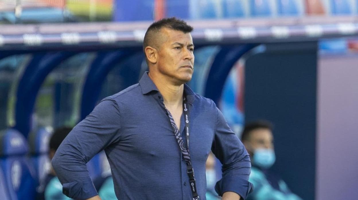 Jorge Almirón ya no es el entrenador del Elche.
