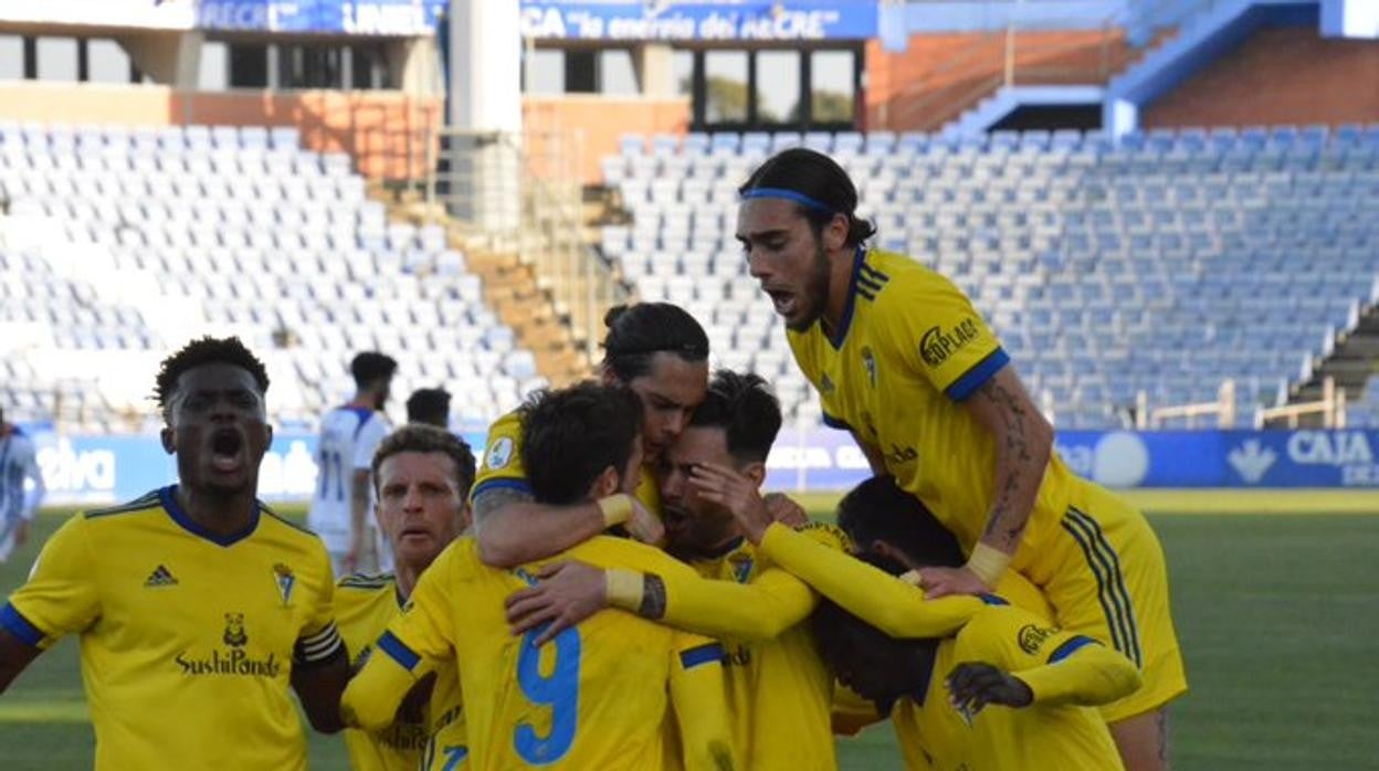 El Cádiz B ganó en el Nuevo Colombino al Recre.