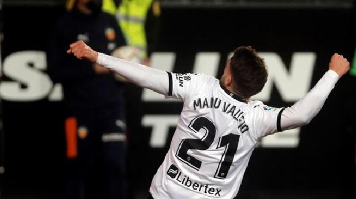 Manu Vallejo celebra el gol decisivo para el Valencia, su quinto tanto de la temporada