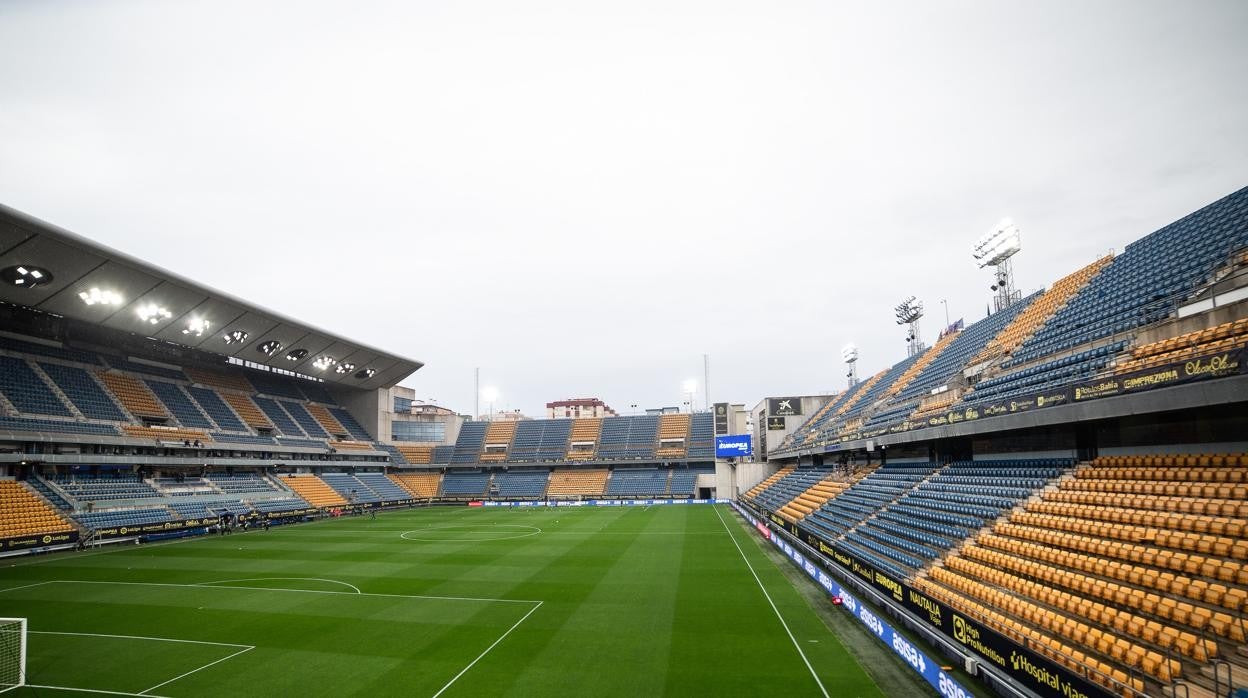 Imagen del estadio Ramón de Carranza antes del comienzo del partido Cádiz - Eibar.